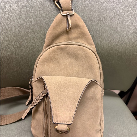 Elegant Tan Women's Backpack - Picture 3 of 4